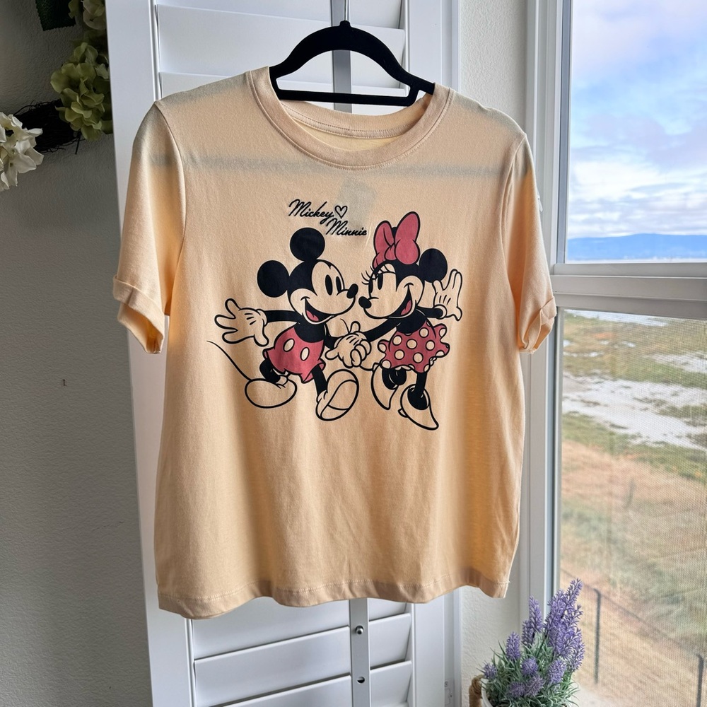 Disney Tee. Size S - Picture 3 of 7